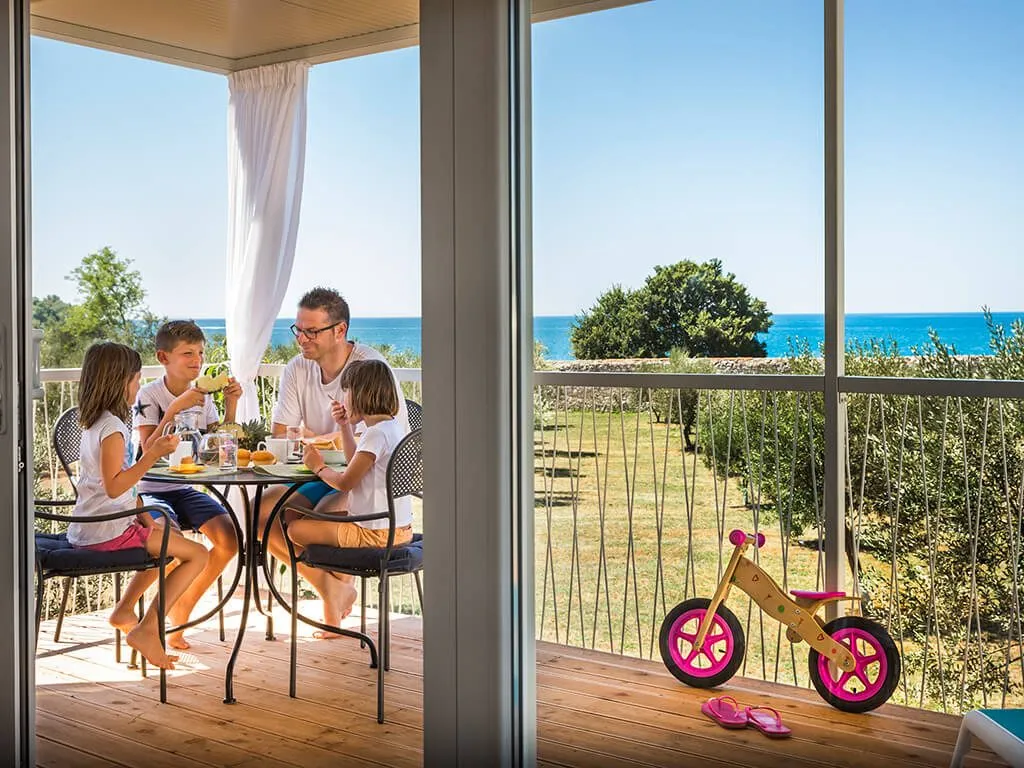 campsite-aminess-park-mareda-prestige-mobile-home-sea-view-from-terrace