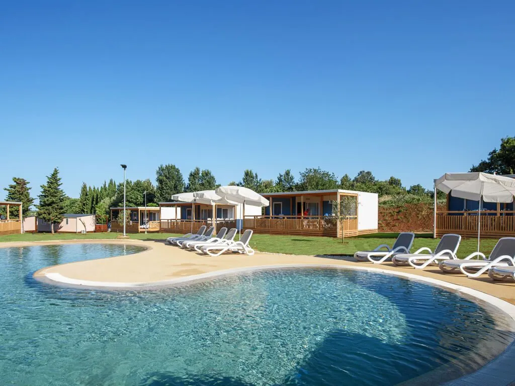 camping-polari-mobile-homes-premium-family-swimmingpool-2