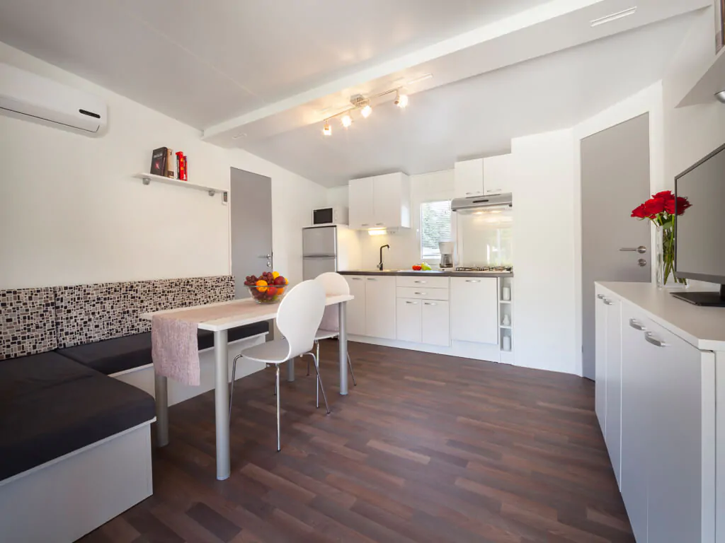 camping-polari-mobilehomes-standard-interior-ii-2