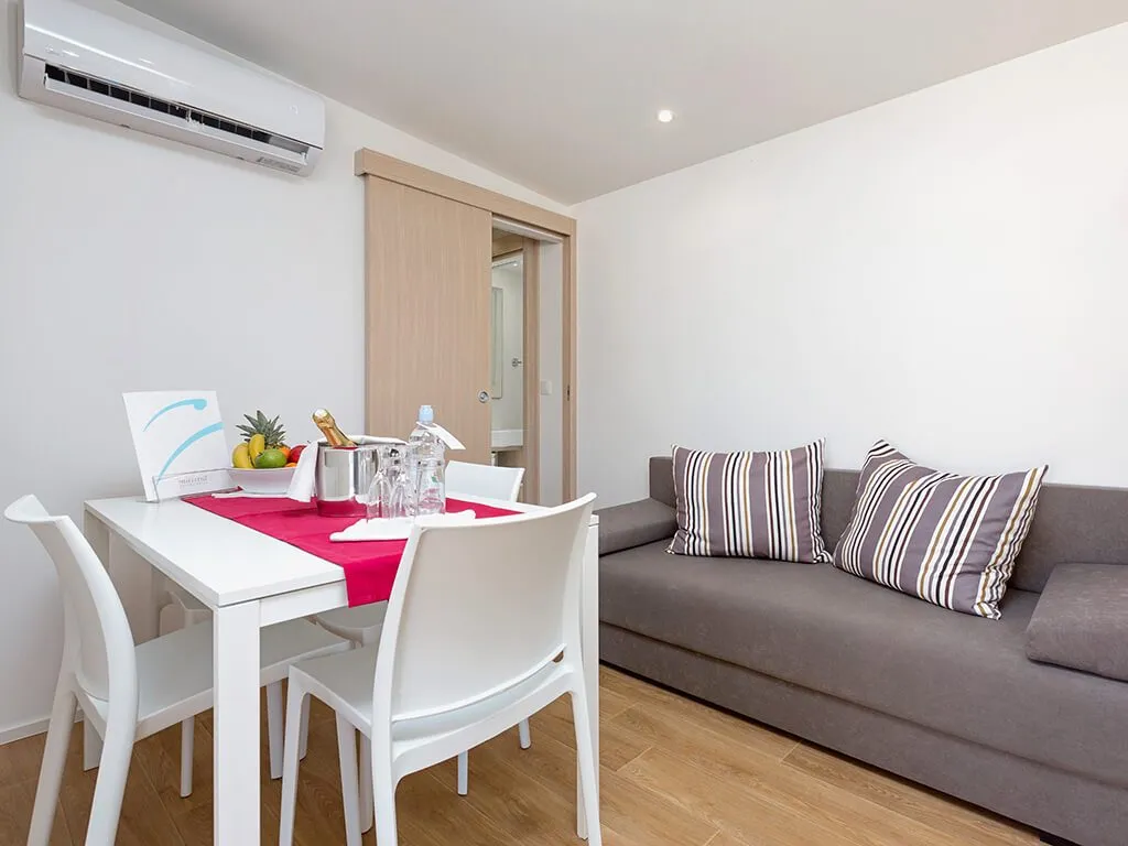 camping-porto-sole-standard-mobile-homes-interior-2