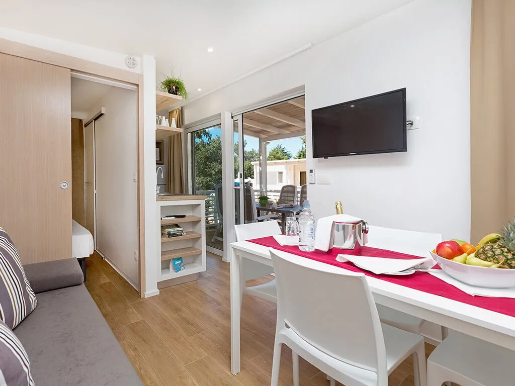 camping-porto-sole-standard-mobile-homes-interior-v