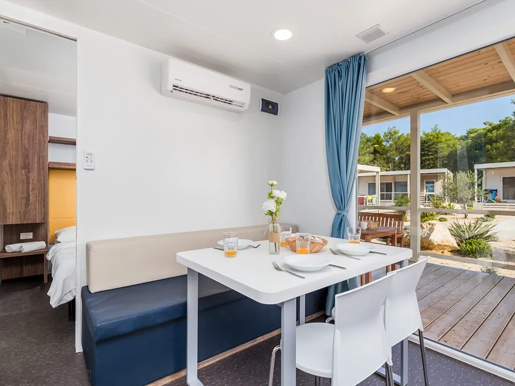 camping-strasko-interior-of-mediteran-superior-mobile-home
