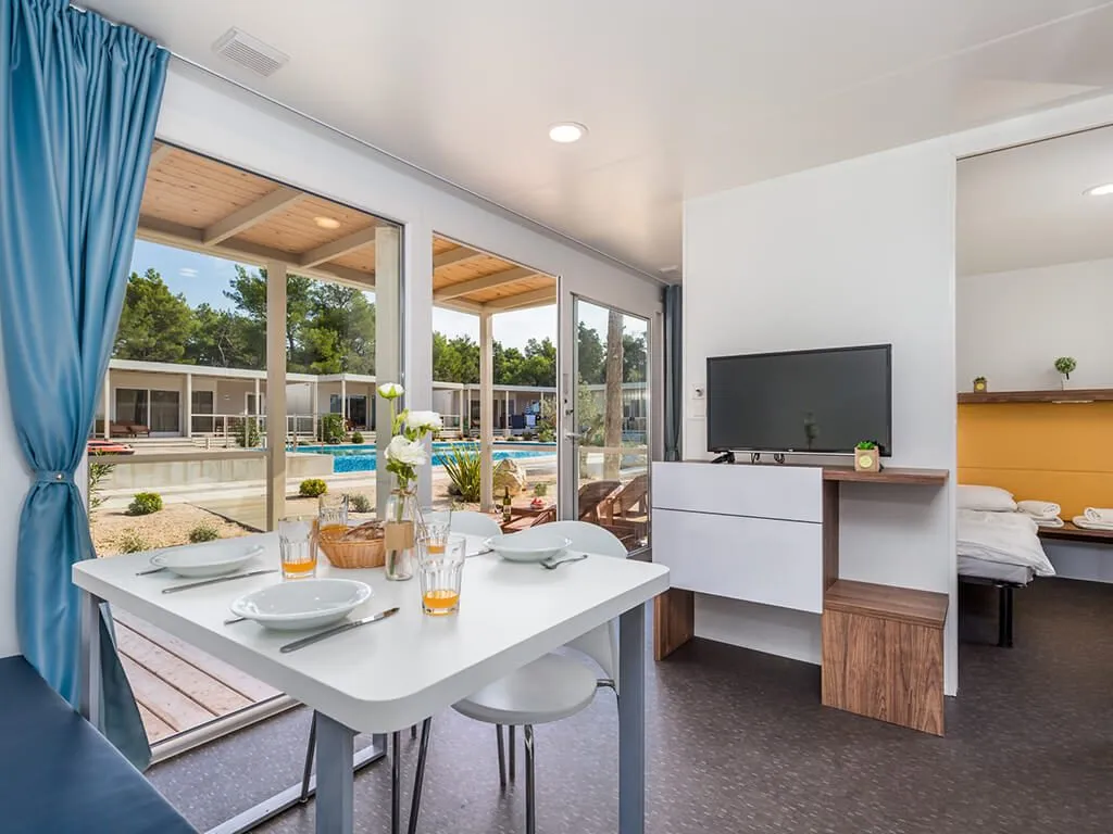 camping-strasko-interior-of-mediteran-superior-mobile-home-i