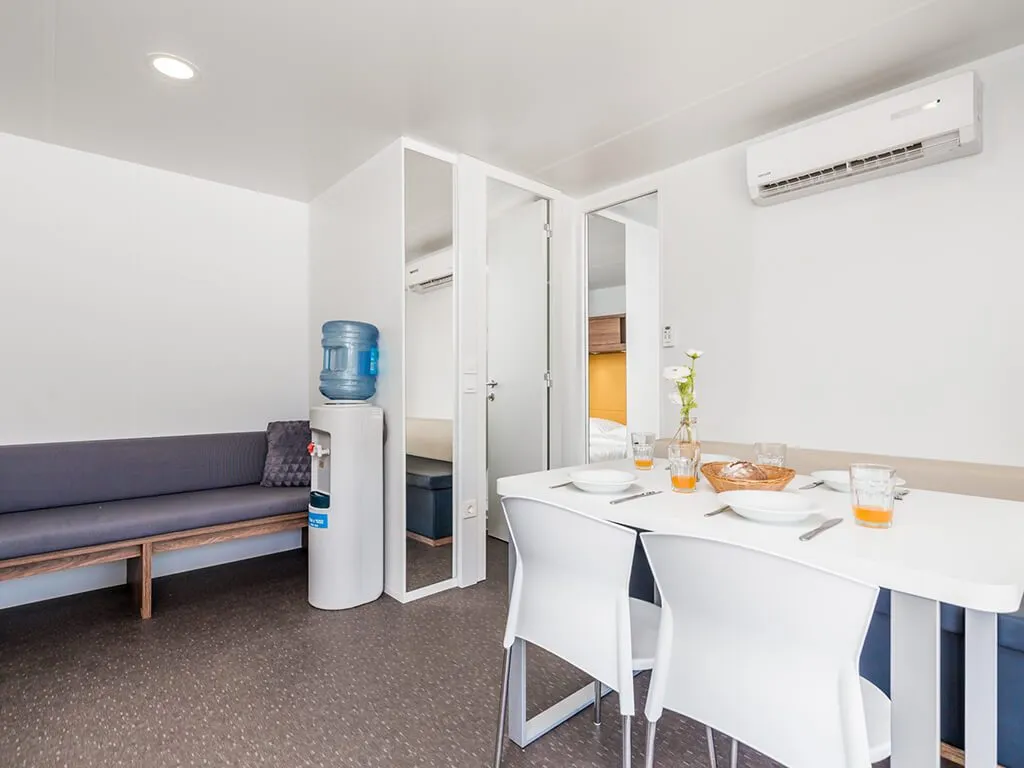 camping-strasko-interior-of-mediteran-superior-mobile-home-ii