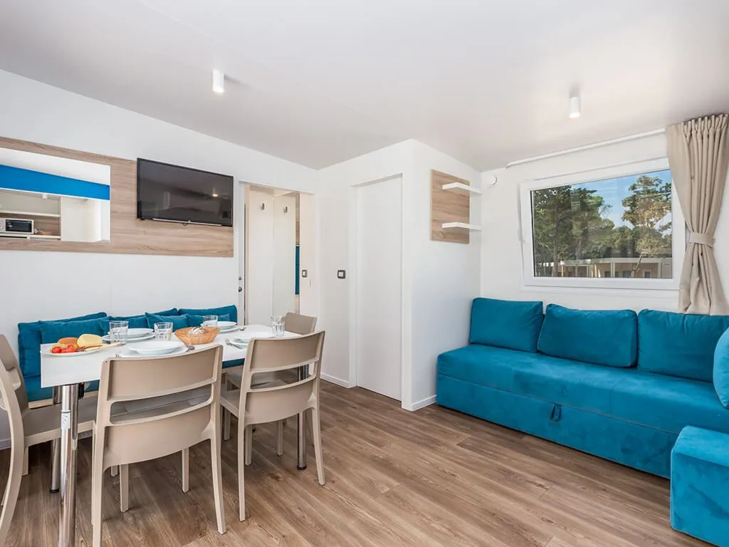 camping-strasko-interior-of-mediteran-superior-mobile-home-vii