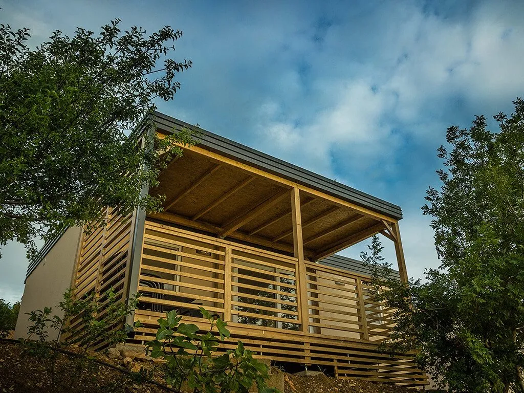 camping-klenovica-comfort-mobile-home-outside-exterior