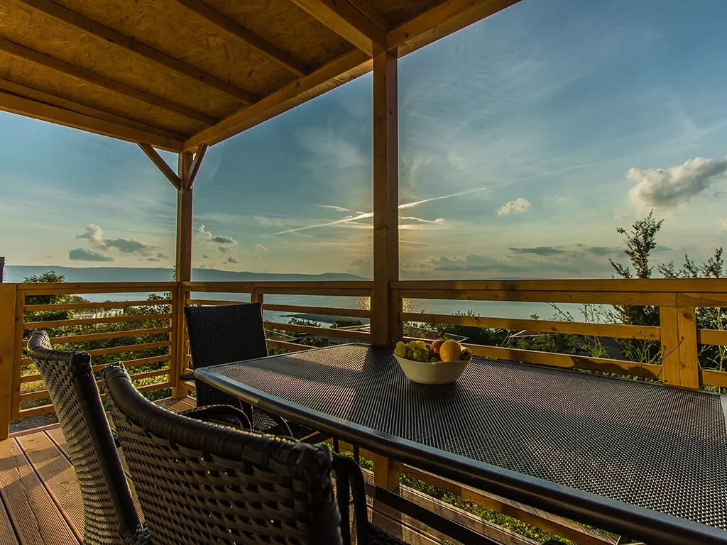 camping-klenovica-comfort-mobile-home-terrace-sea-view