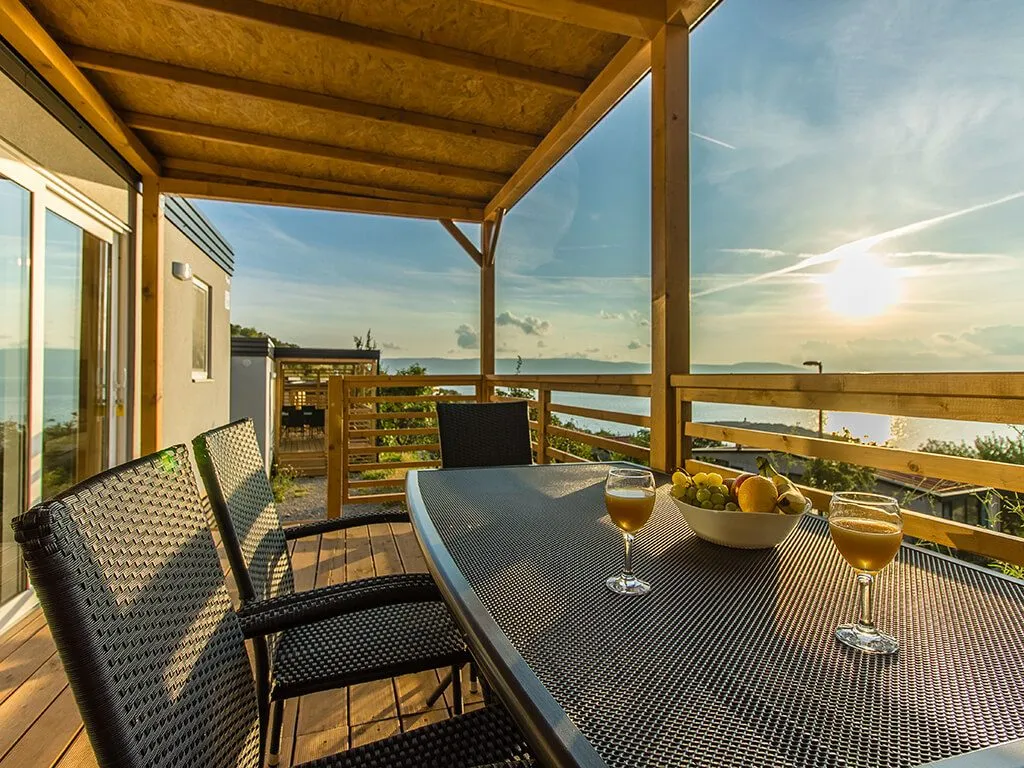 camping-klenovica-comfort-mobile-home-terrace-sea-view-ii