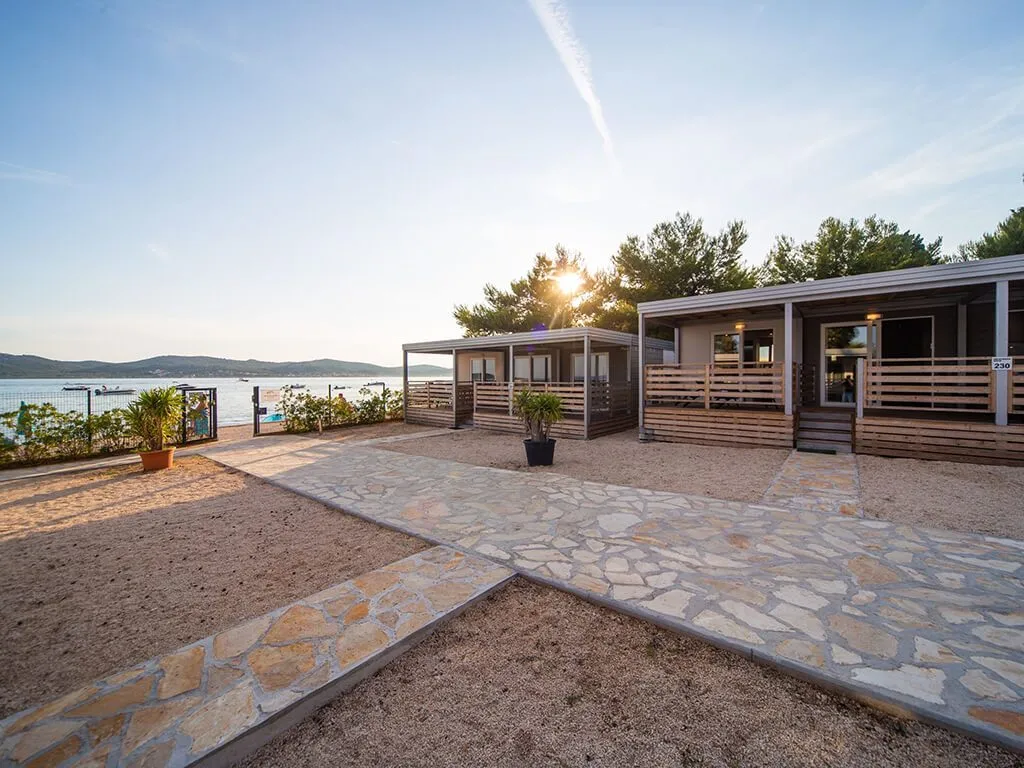 camping-ljutic-exterior-superior-sea-view-mobile-home-2
