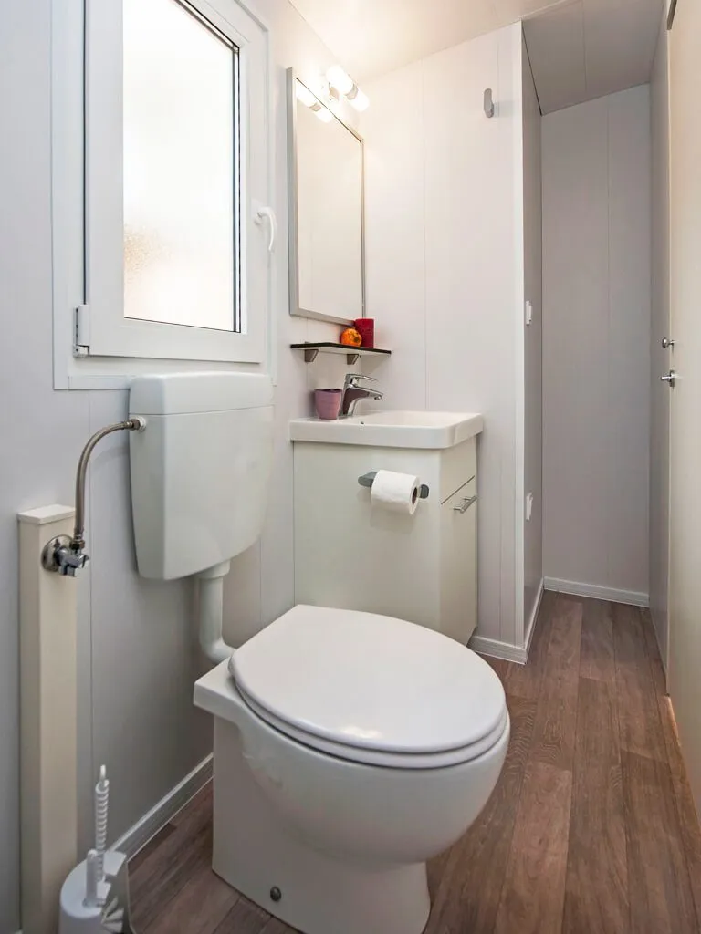 campsite-klenovica-premium-seaview-mobile-homes-toilet