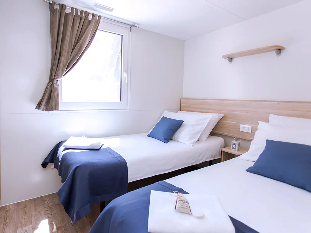 campsite-park-soline-premium-mobile-homes-second-bedroom-i