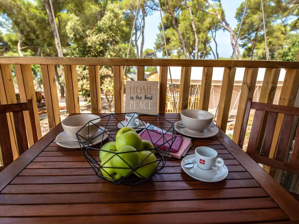 arena-one-99-glamping-mini-lodge-terrace