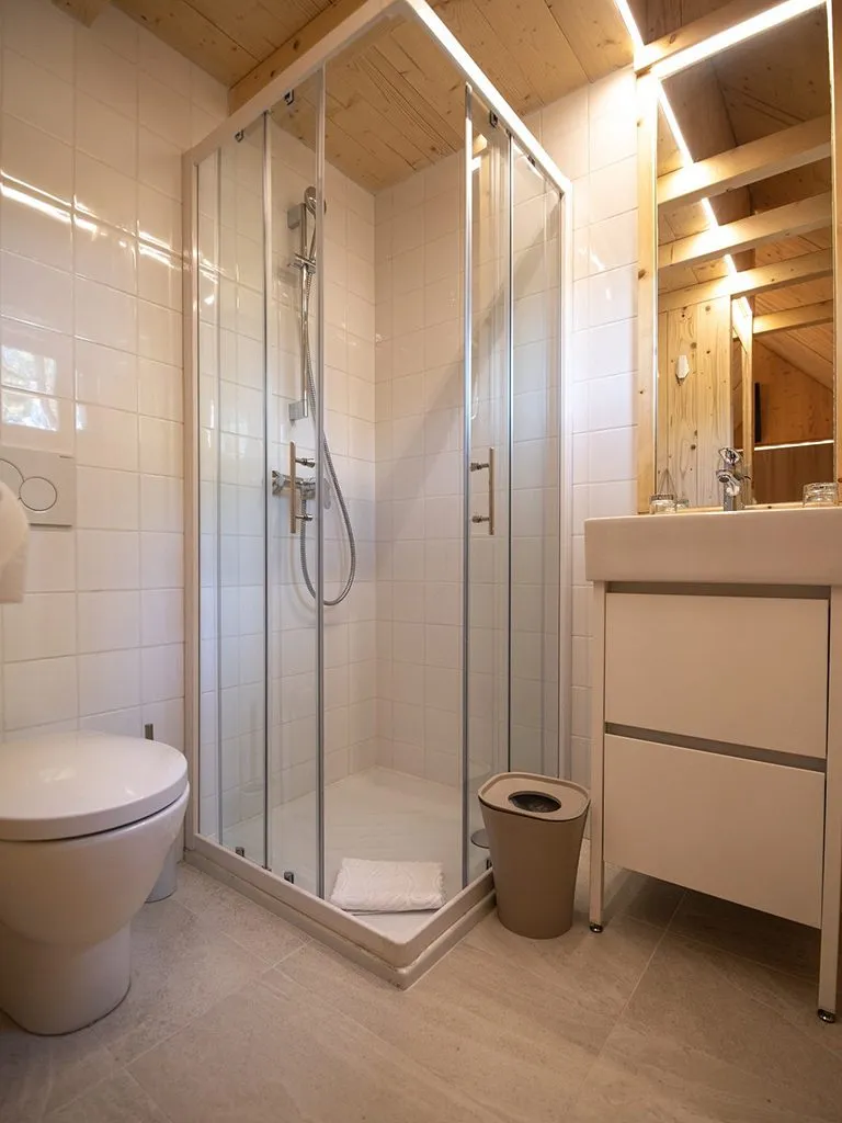 camping-arena-one-99-glamping-adriatic-suite-bathroom