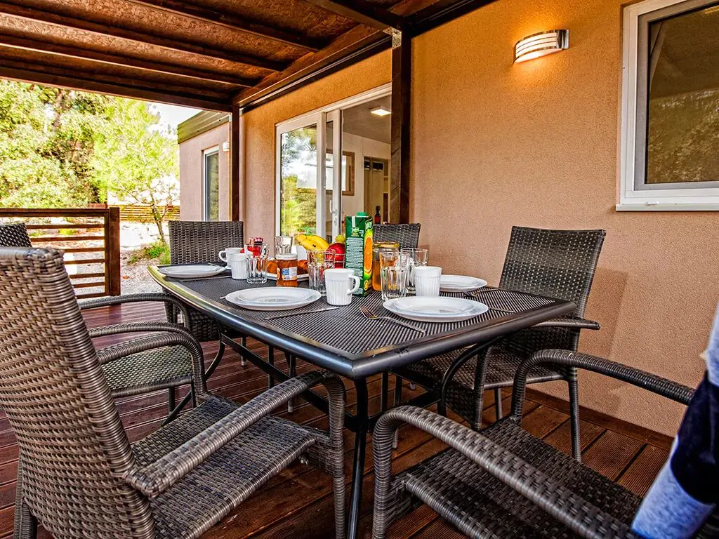 camping-porton-biondi-premium-mobile-home-interior-10-jpg