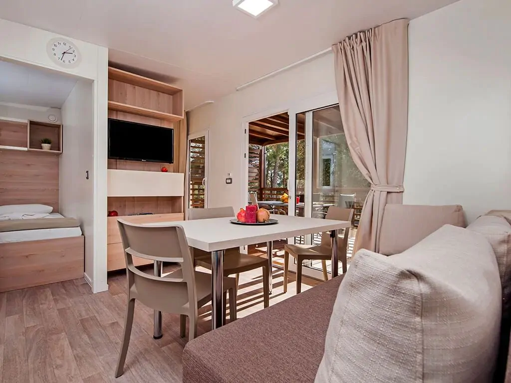 camping-porton-biondi-premium-mobile-home-interior-7-jpg