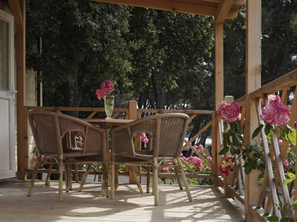 amadria-park-sibenik-solaris-mobile-home-exterior-terrace
