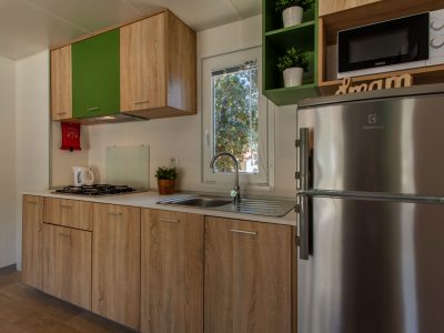 mobile-home-superior-interior-kitchen