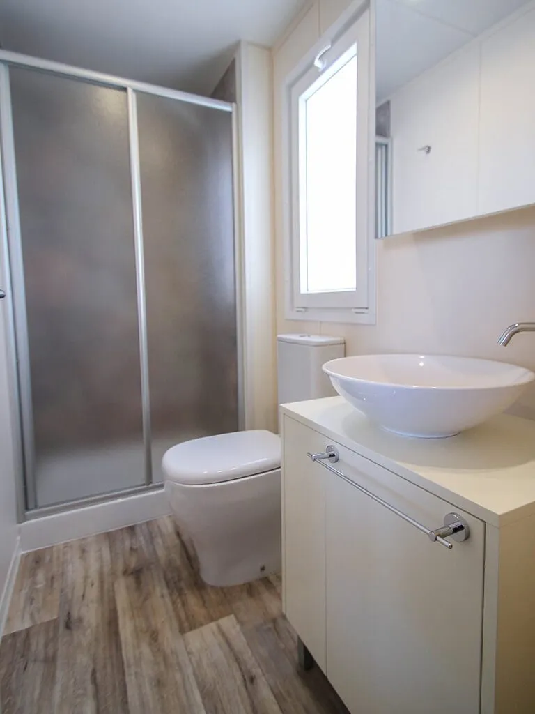 camping-campingin-park-umag-luxury-mobile-homes-park-riviera-bathroom-2