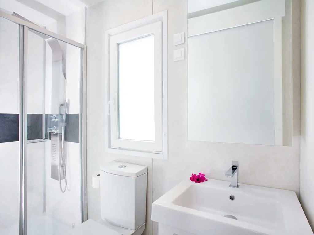 marina-camping-resort-premium-camping-home-bathroom