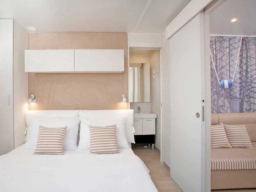 marina-camping-resort-premium-camping-home-bedroom-i