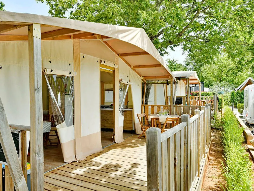 camping-park-polidor-safari-glamping-exterior-iii