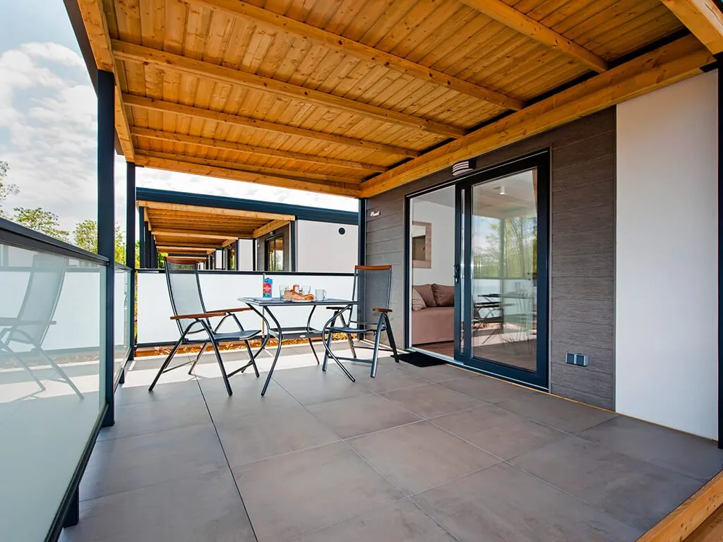 solaris-naturist-camping-resort-studio-comfort-mobile-home-interior-4