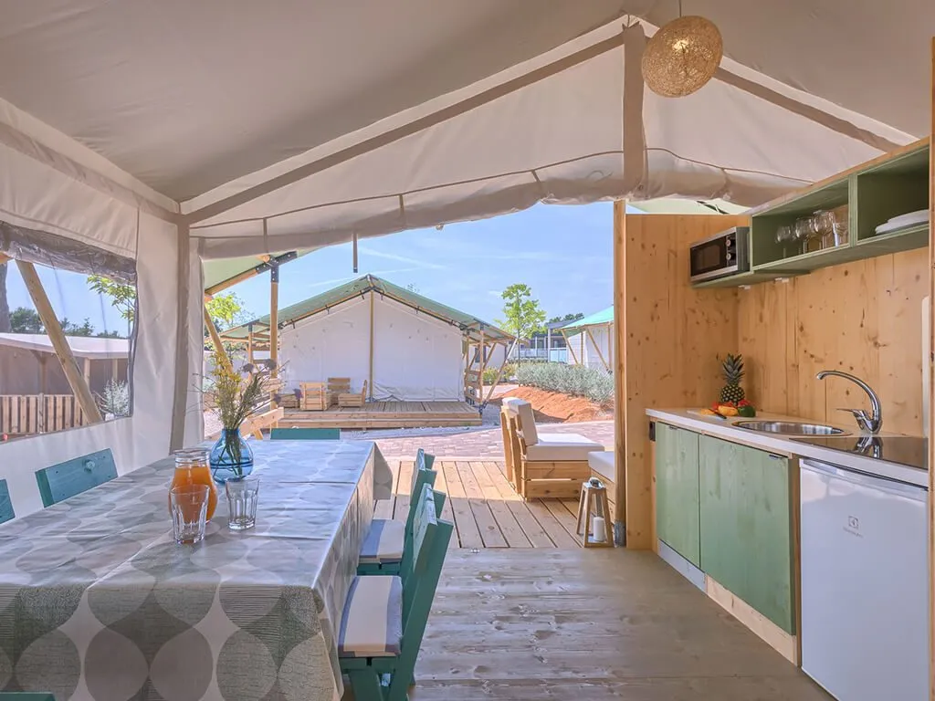 boutique-campsite-santa-marina-premium-glamping-tent-11