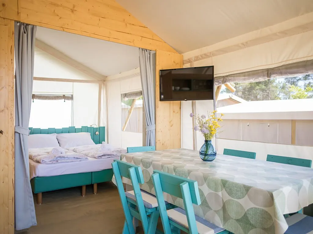 boutique-campsite-santa-marina-premium-glamping-tent-28