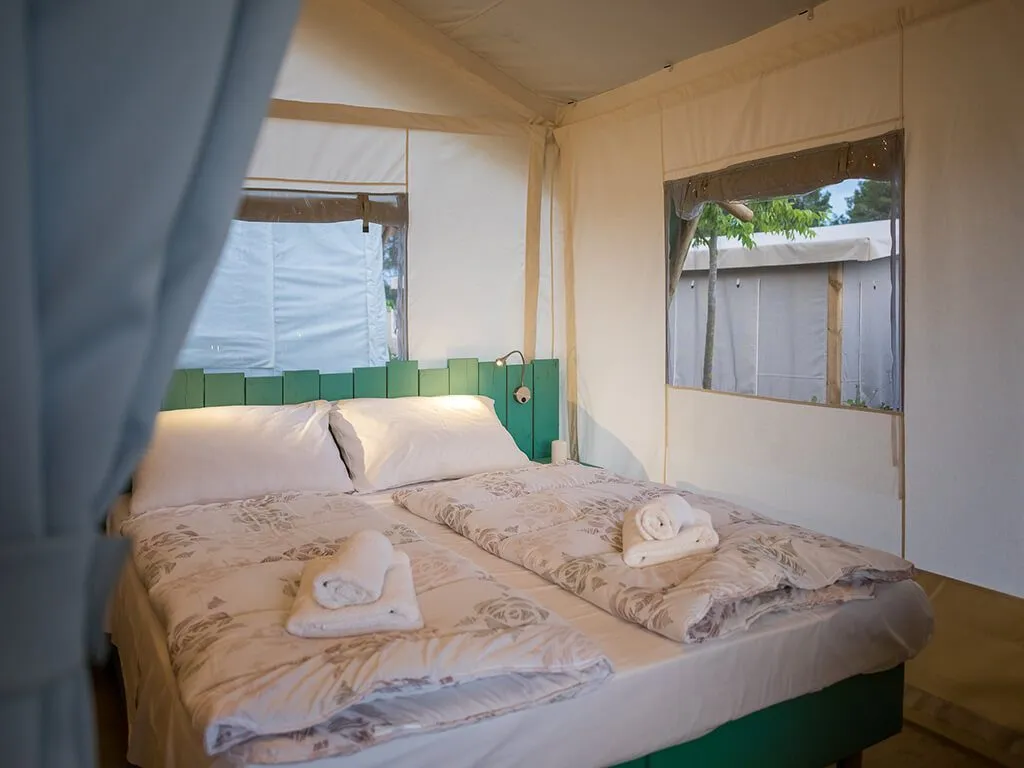boutique-campsite-santa-marina-premium-glamping-tent-53