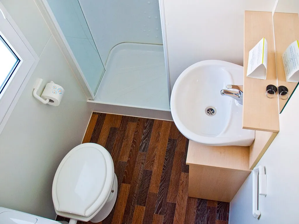 camping-san-marino-superior-mobile-homes-bathroom-interior