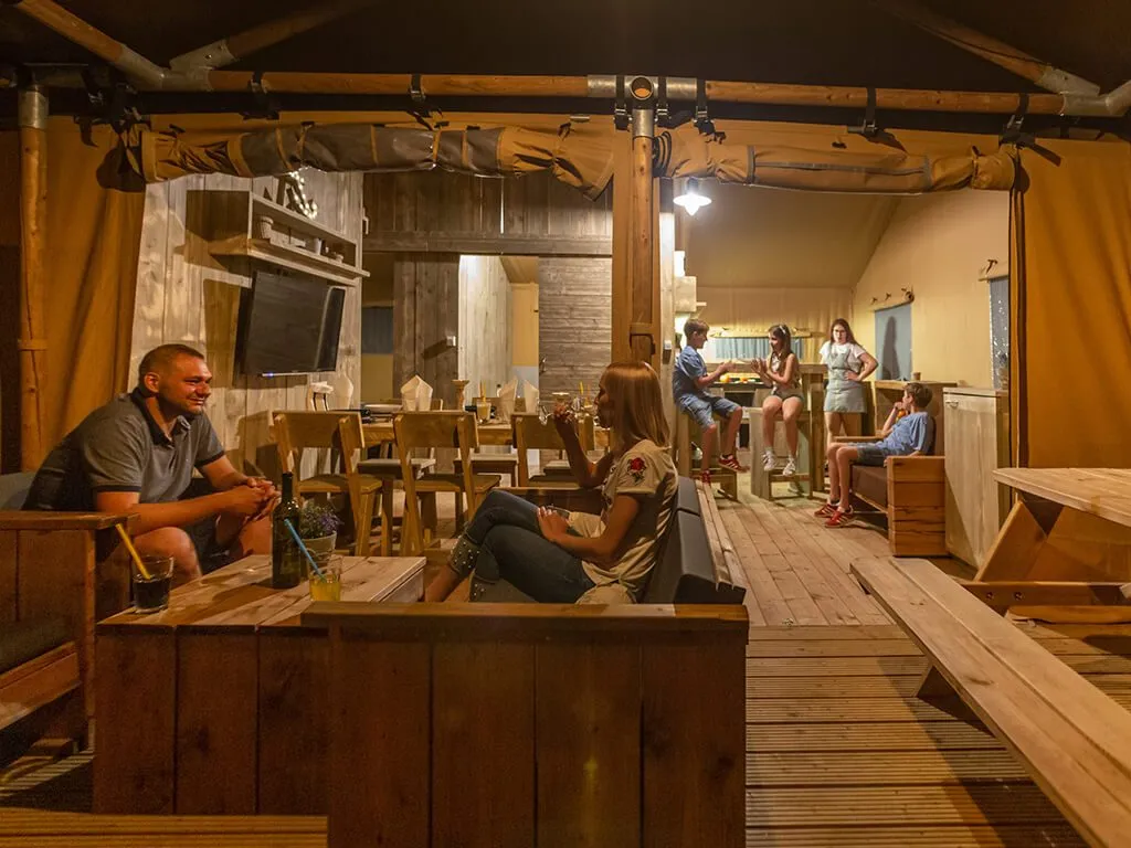 camping-slamni-glamping-luxury-lodge-40-2