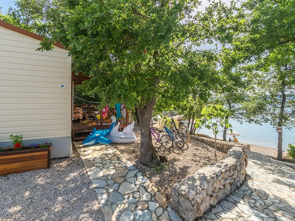 camping-slamni-mobile-home-exterior-4
