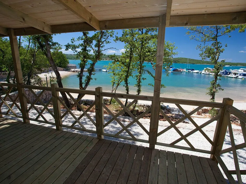 camping-slamni-mobile-home-terrace-view