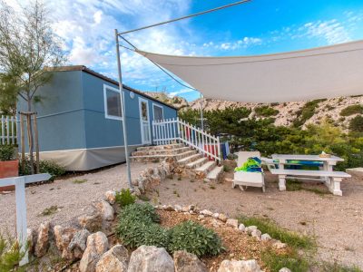 naturist-camping-bunculuka-mobile-homes-exterior