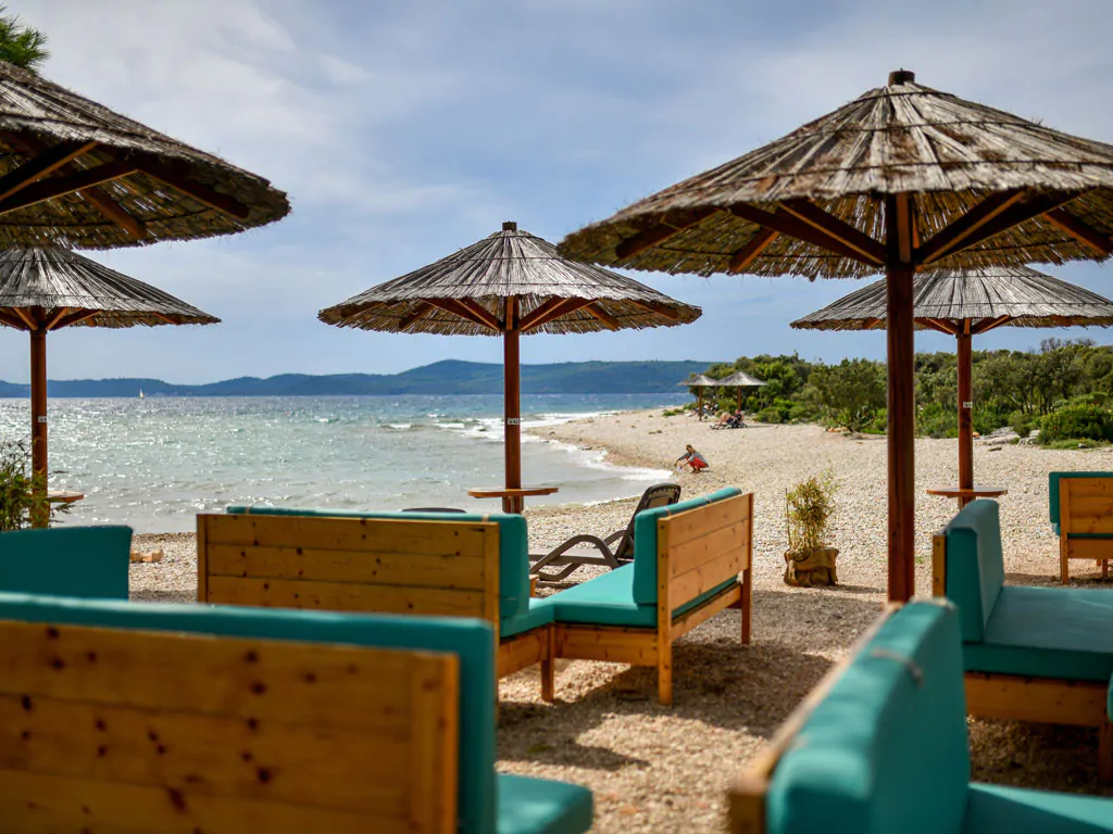 camping-ugljan-beach-bar-view-area