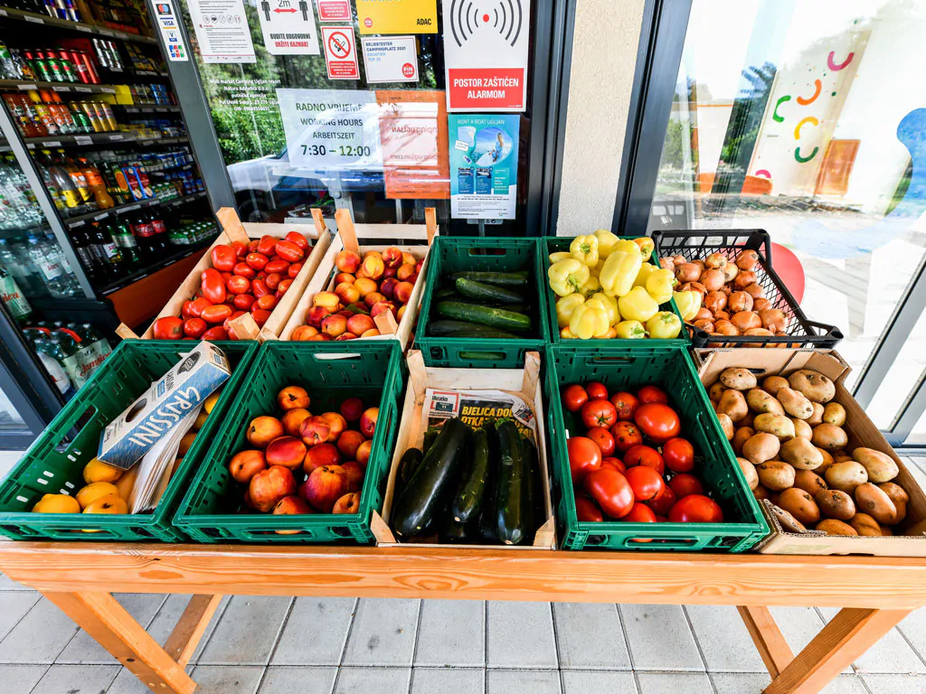 camping-ugljan-grocery-store-fruits-and-vegetables