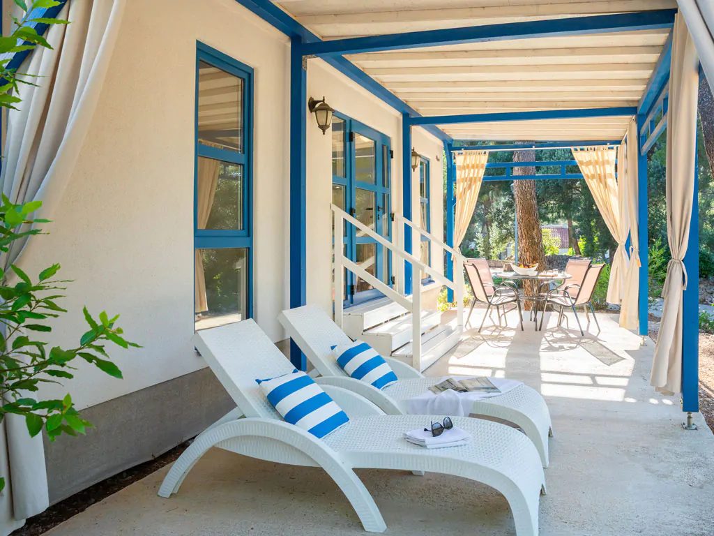 aminess-planet-camping-port9-resort-marko-polo-holiday-home-exterior-sunbeds-view