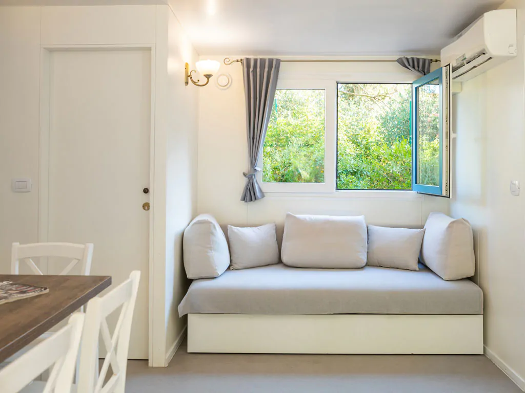 aminess-planet-camping-port9-resort-marko-polo-holiday-home-interior-living-room-view