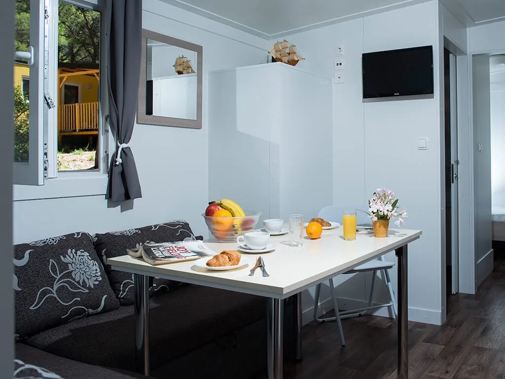 camping-basko-polje-anya-mobile-home-interior