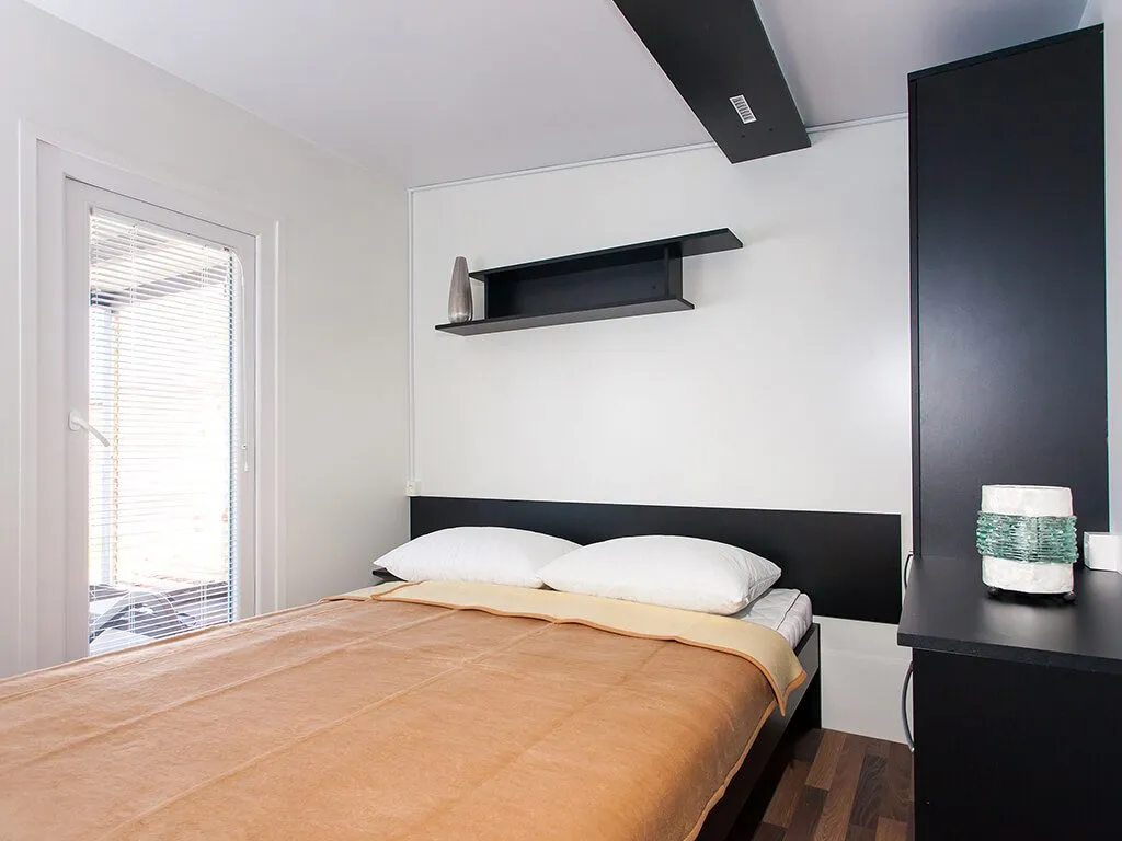 camping-kastanija-novigrad-lavanda-and-olive-mobile-homes-bedroom-interior