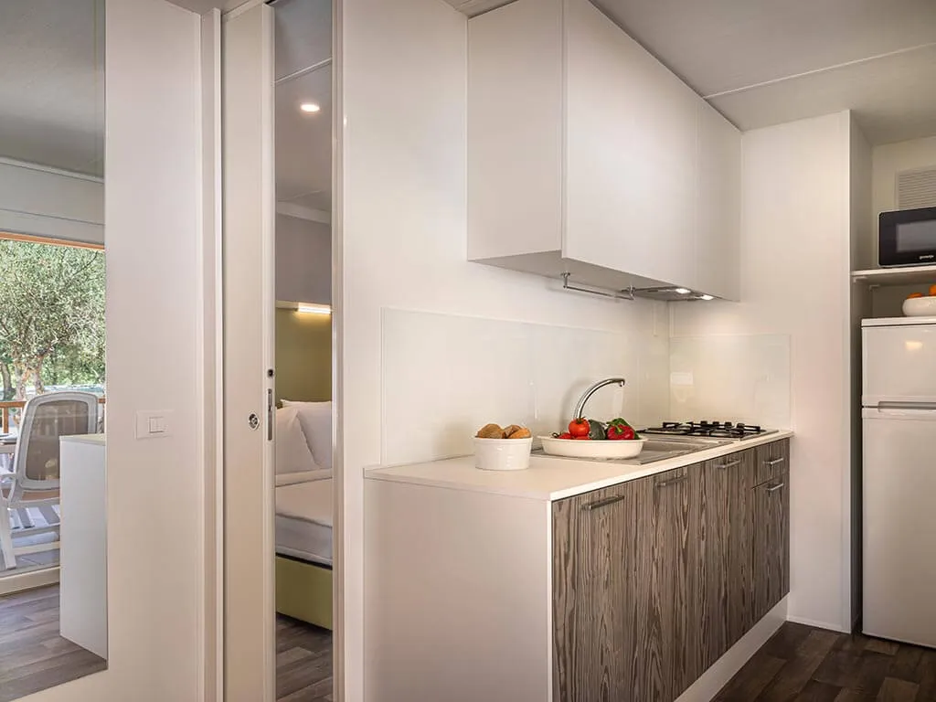 camping-porto-sole-mobile-home-superior-family-kitchen