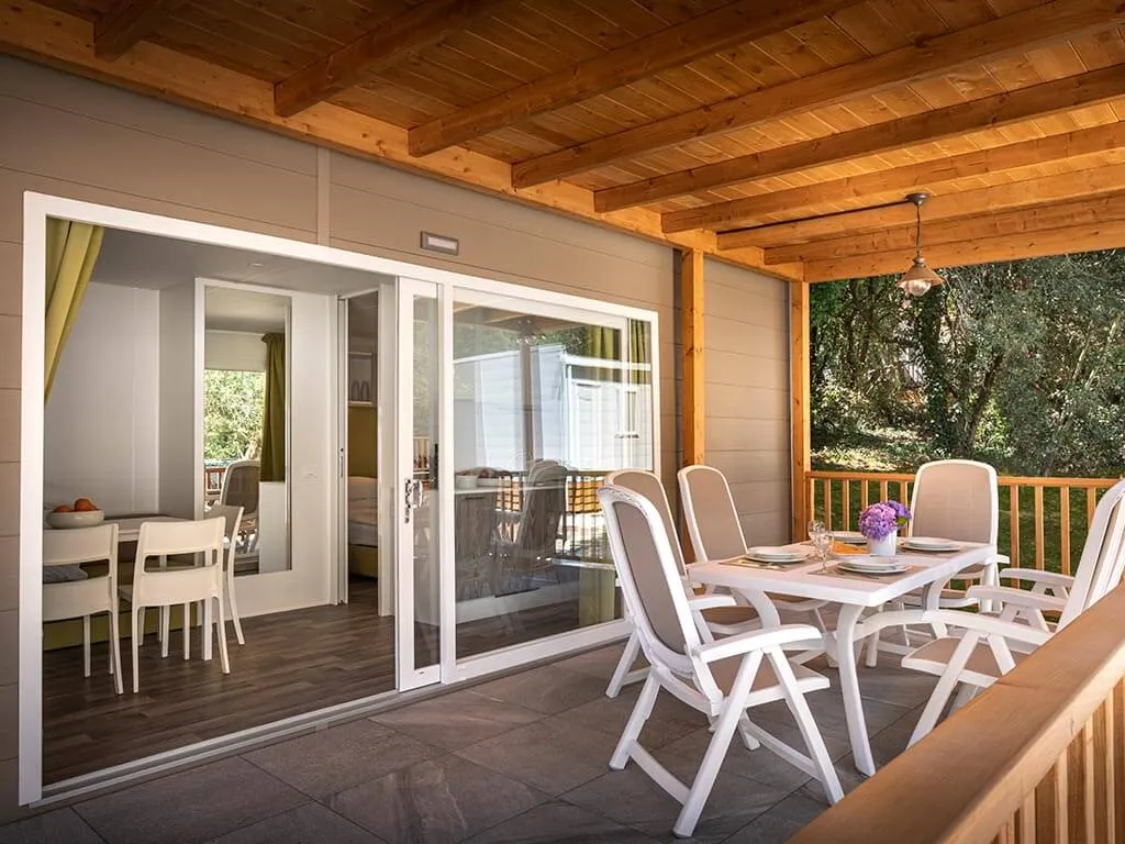 camping-porto-sole-mobile-home-superior-family-terrace-2