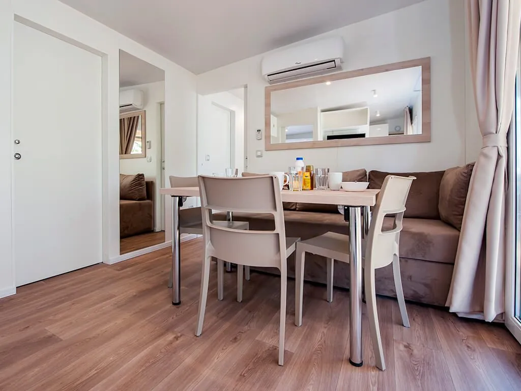 camping-puntica-mediteran-premium-mobile-home-interior-ii
