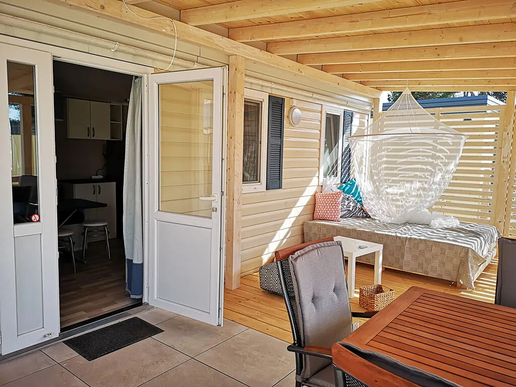 lanterna-premium-camping-resort-mobile-home-west-coast-terrace-5