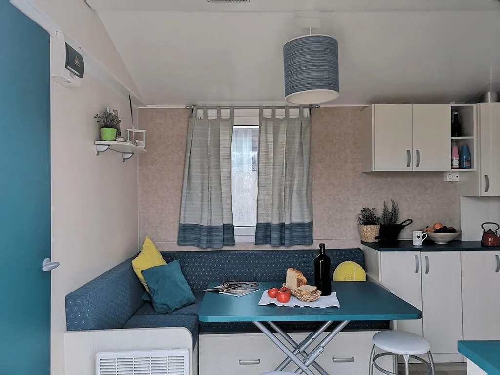 lanterna-premium-camping-resort-west-coast-mobile-homes-interior-v