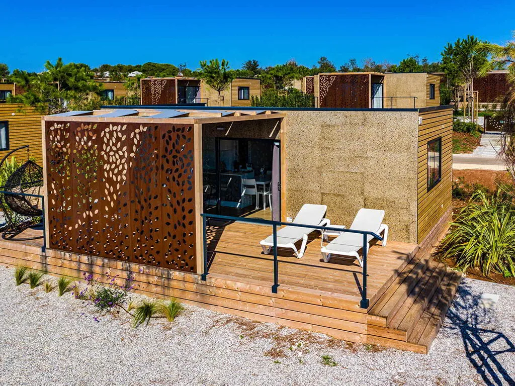 camping-arena-grand-kazela-mobile-home-green-exterior