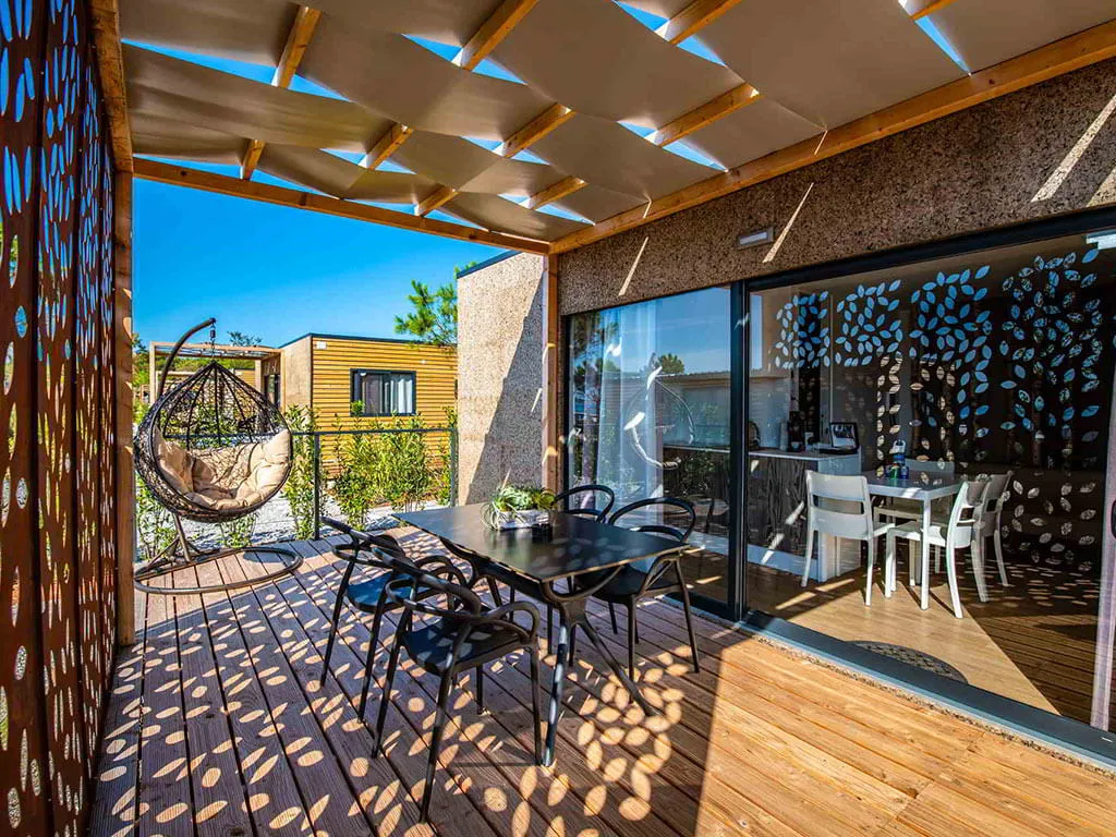 camping-arena-grand-kazela-mobile-home-green-terrace