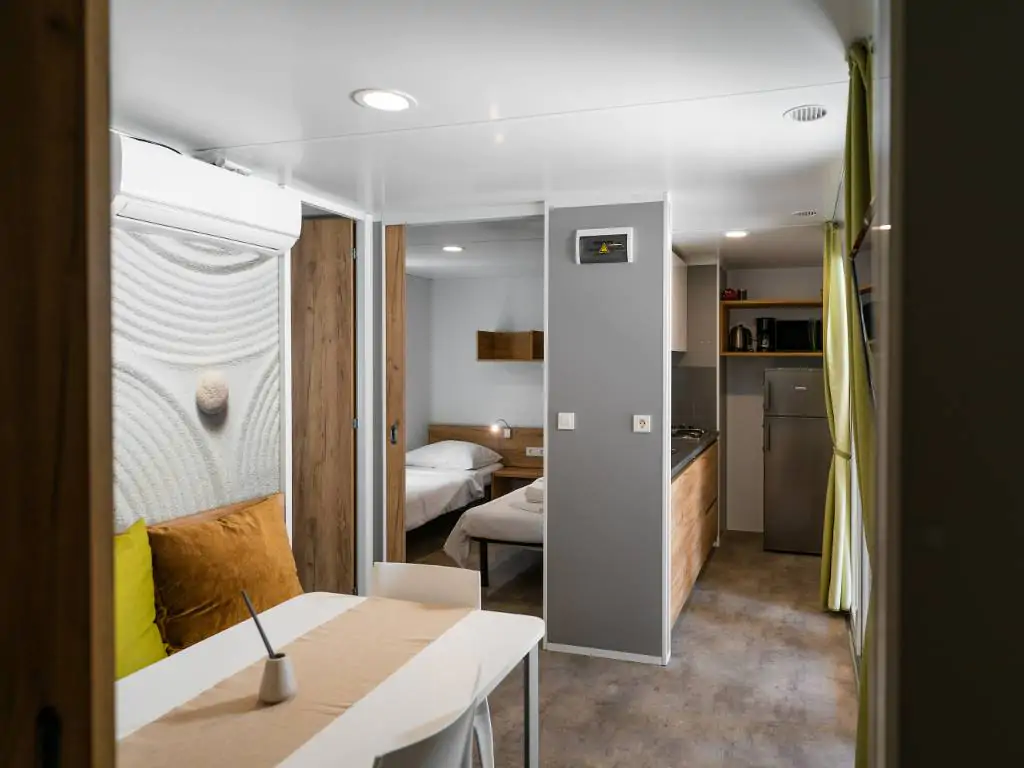 campsite-bunja-premium-interior-living-room