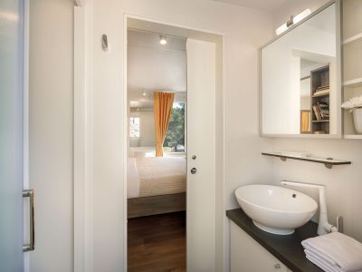 jezevac-premium-camping-resort-jezevac-premium-camping-resort-lungomare-premium-camping-chalet-interior-iii