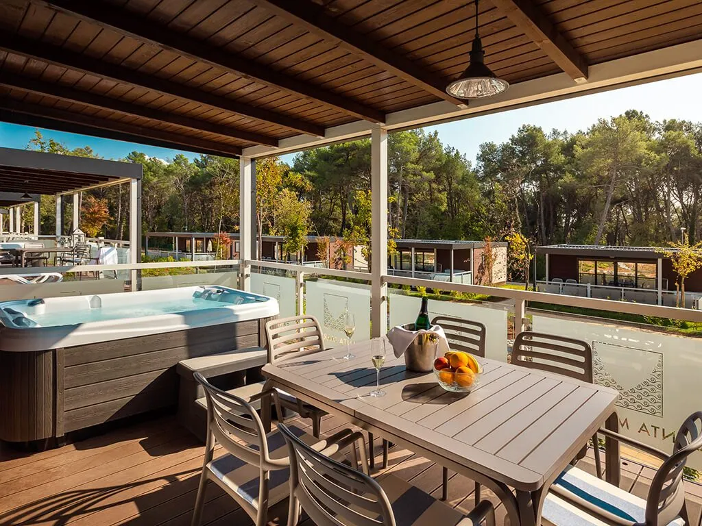 boutique-camping-santa-marina-premium-relax-mobile-homes-terrace